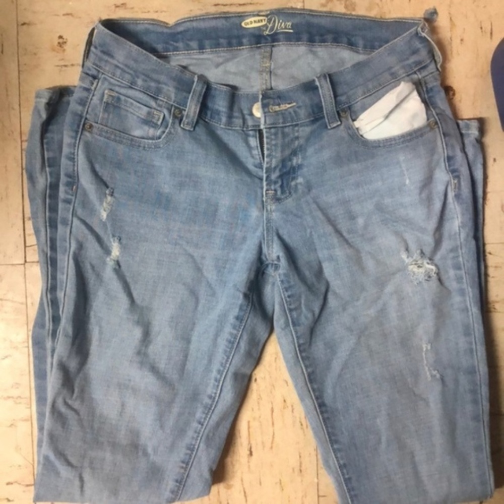 Old navy distressed diva style jeans size 2